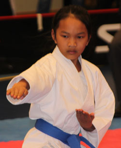Mai tog både guld- och bronsmedalj vid sin debut