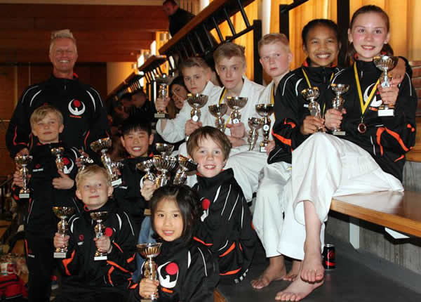 23 medaljer vid Elit Karate Cup